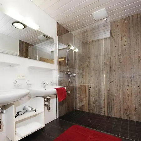 洛布斯皮泽公寓 *